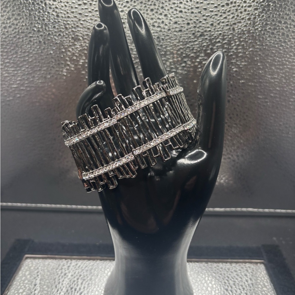 Elegant Silver Black Stretchy Bracelet - Picture 2 of 5